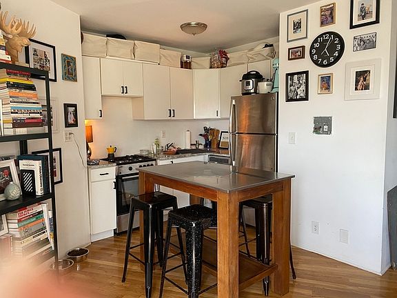 4th image of 76 Franklin St APT 3L