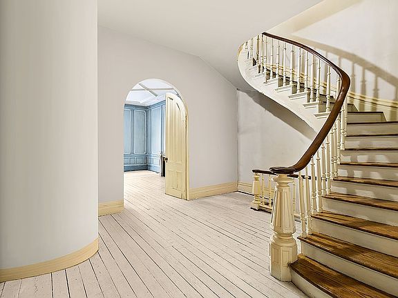 4th image of 245 E 61st St #Townhouse