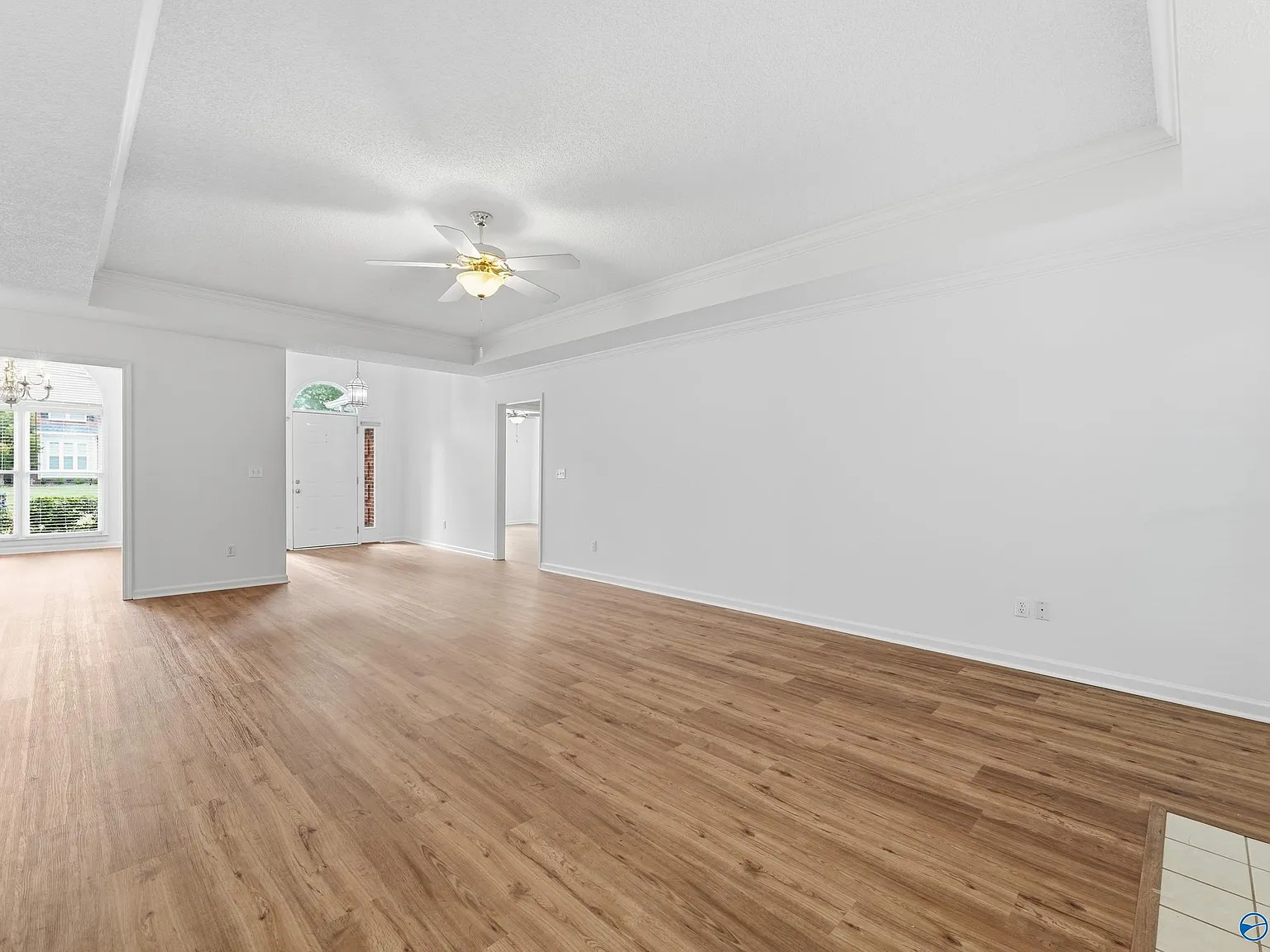 3 bed, 2.0 bath, 2007 sqft, $2,250 — Photo 3