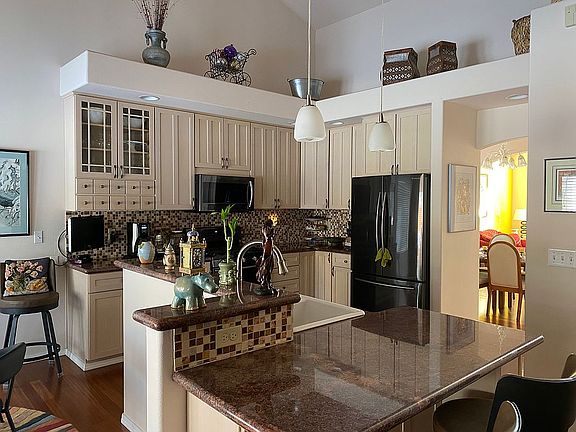 5th image of 2029 Meander Dr
