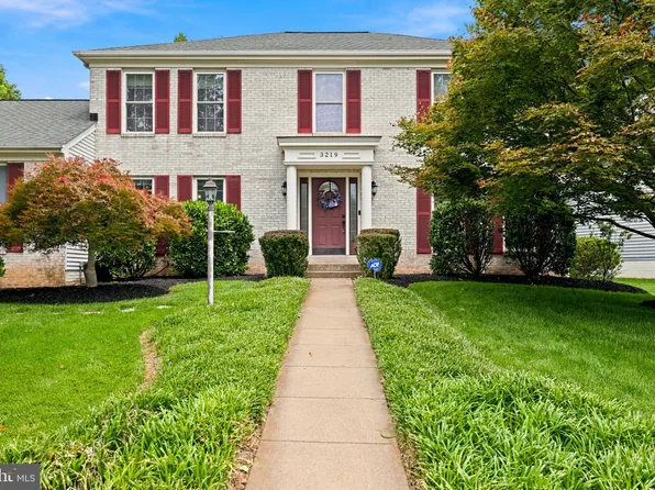 3219 Grassmere Ct, Oak Hill, VA 20171