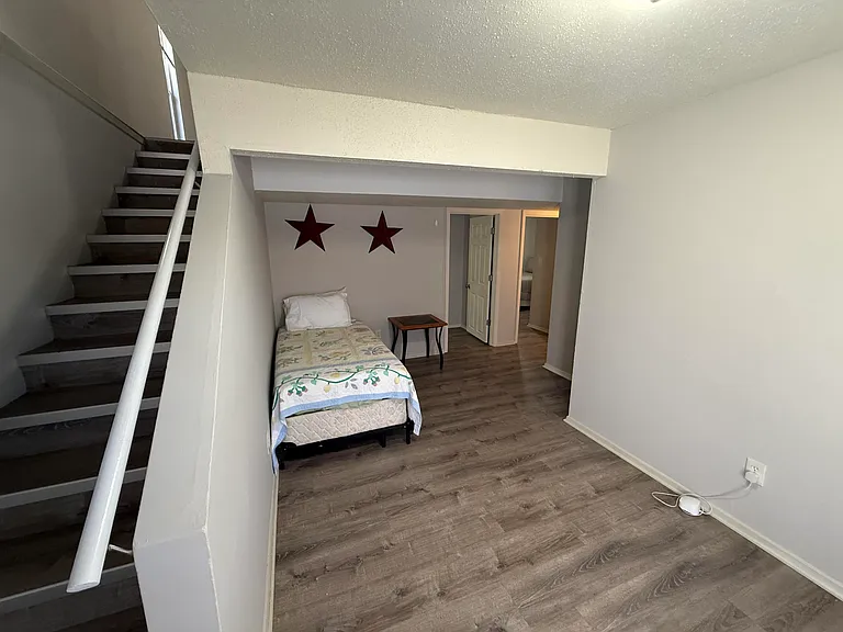 207 Wheaton Ct — Photo 12