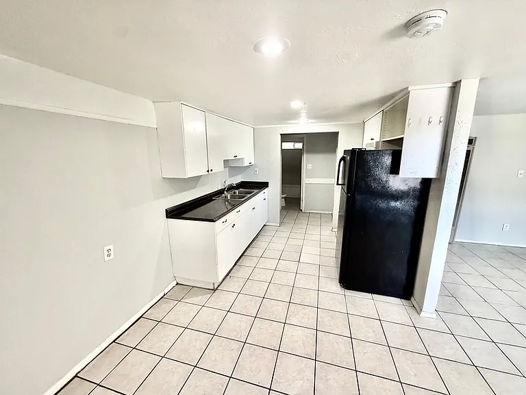 3670-3672 Atlas Way — Photo 5