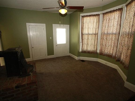 5th image of 3148 Daytona Ave