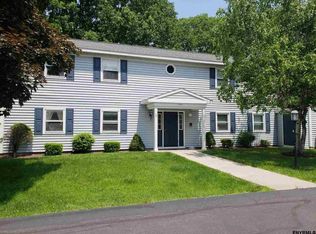 162 Cedarview Ln, Watervliet, NY 12189