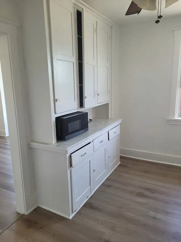2318 Woodstock Ave — Photo 2