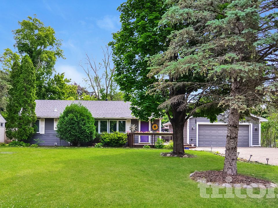 1st image of 3692 Dennis Ln