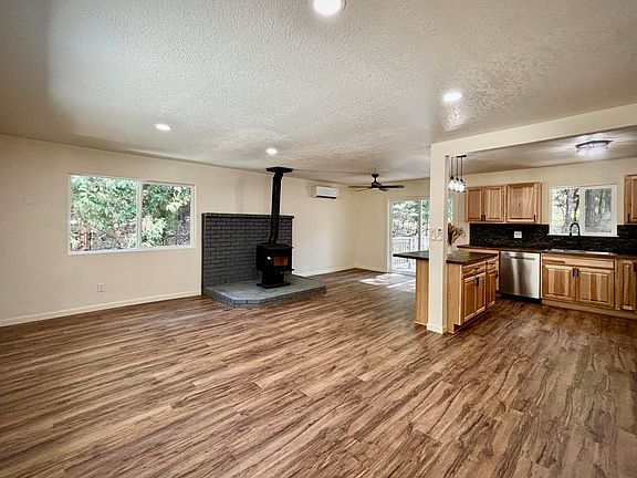 4th image of 5125 Hugo Rd