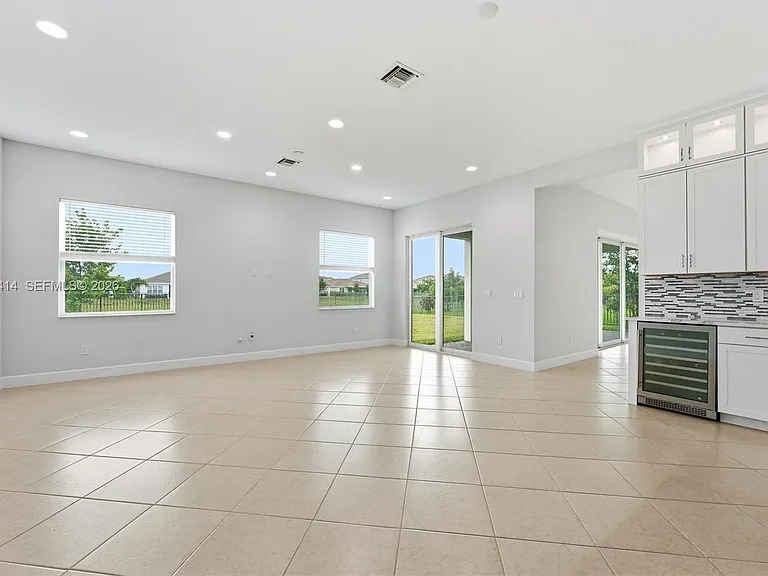 15239 Goldfinch Cir — Photo 10