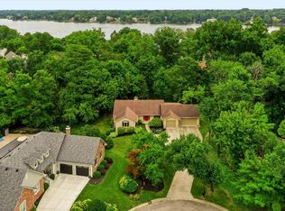 8537 Helmsman Cir, Indianapolis, IN 46256