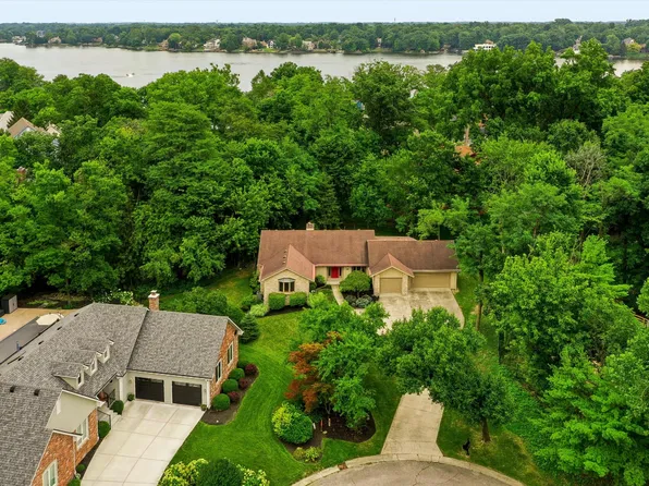 8537 Helmsman Cir, Indianapolis, IN 46256