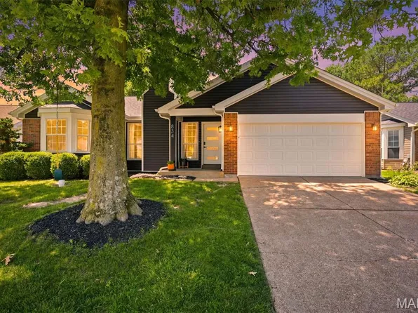 834 Spring Hill Farm Dr, Ballwin, MO 63021