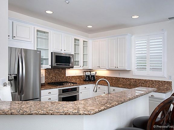 3rd image of 6419 Alexandri Cir