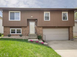 2515 Clearwater Ave, Bloomington, IL