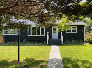 24 Parkway Dr, Sag Harbor, NY 11963