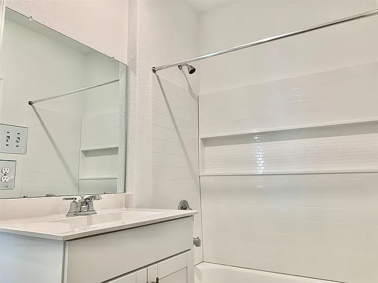 1024 Greenshank Dr — Photo 10