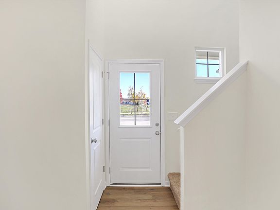 2nd image of 3895 Wren Dr