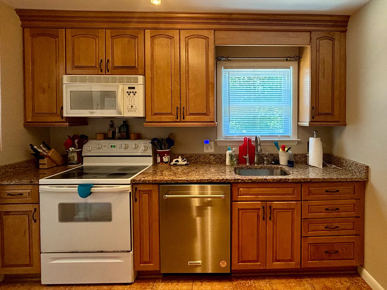 6922 Copperbend Ln — Photo 2