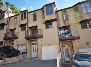 19 Veterans Way, Edgewater, NJ 07020