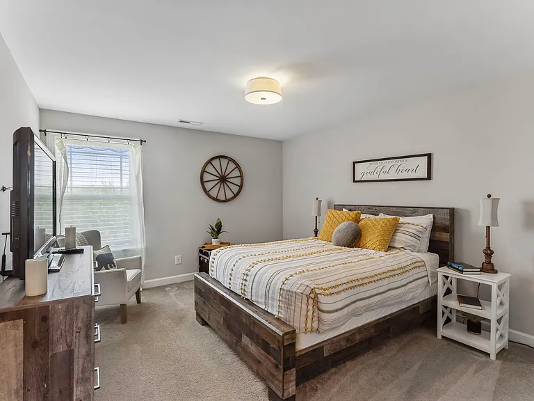1010 Vanguard Dr — Photo 33
