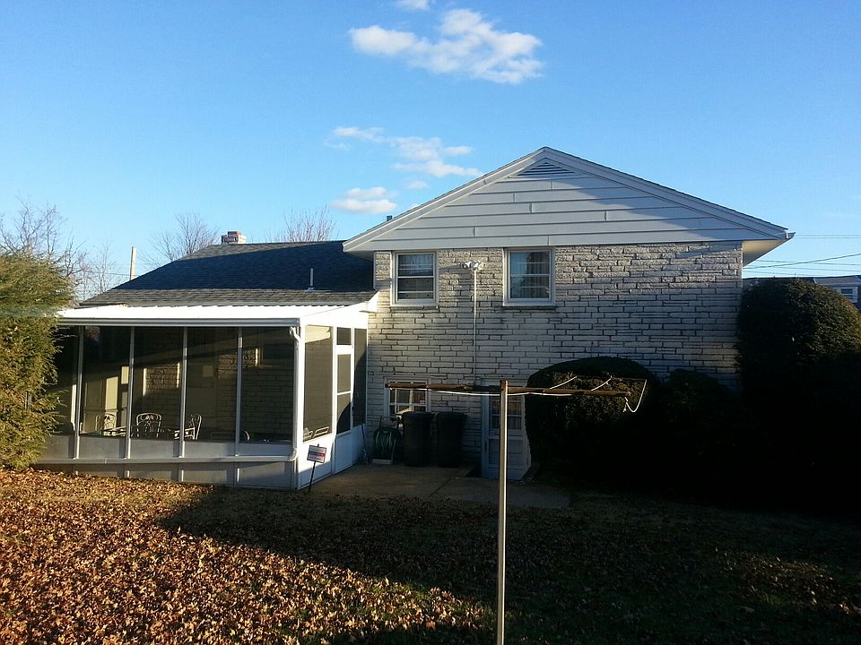 2nd image of 1013 Meade St