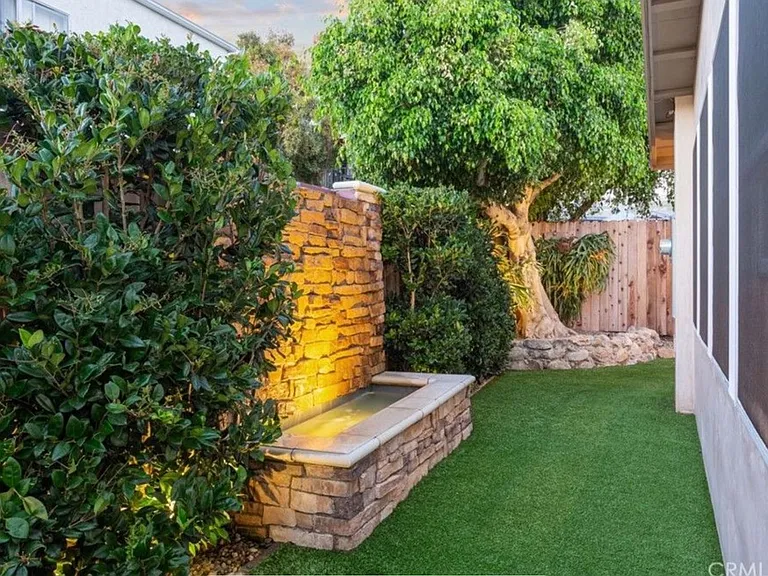 250 Avenida Monterey Gorgeous Furnished — Photo 34