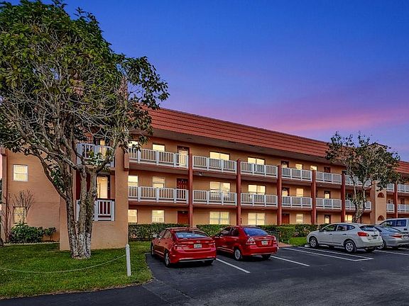 2nd image of 9621 Sunrise Lakes Boulevard #204