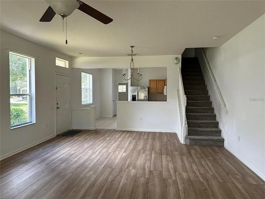 3 bed, 2.5 bath, 1596 sqft, $2,125 — Photo 4