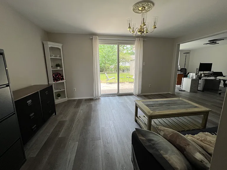 10569 Cambridge Ct — Photo 4
