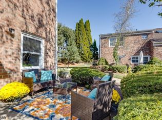 14 Wareham Ct, Scotch Plains, NJ 07076