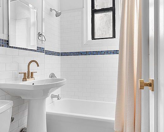 5th image of 670 President St APT 1B