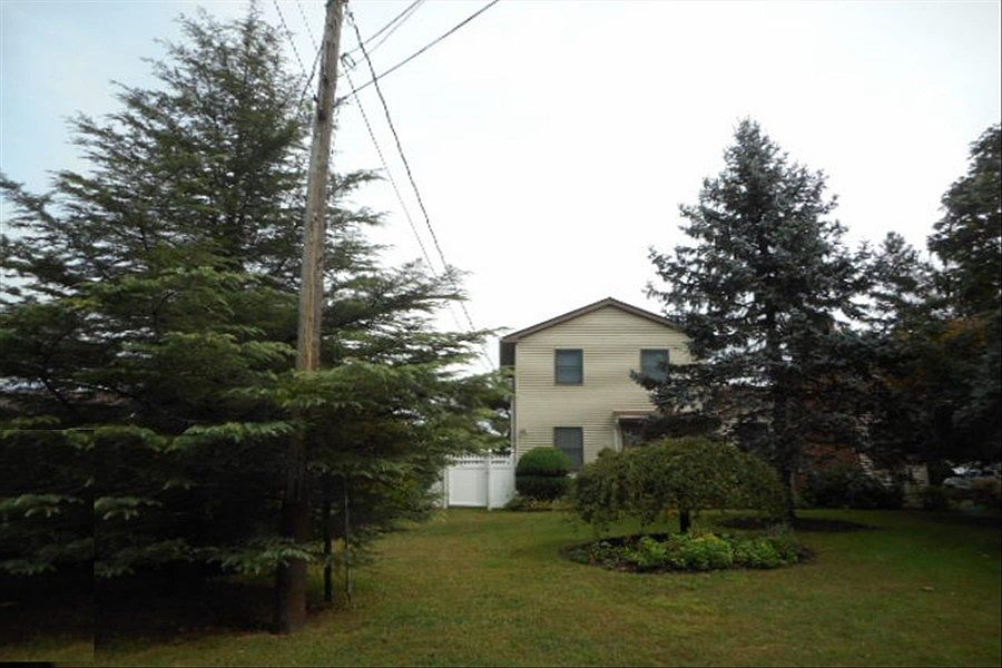 1st image of 725 Marratooka Ln