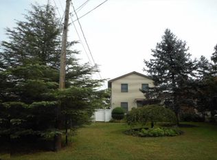 725 Marratooka Ln, Mattituck, NY 11952