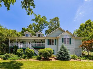 50 Appleola Rd, Hendersonville, NC 28792