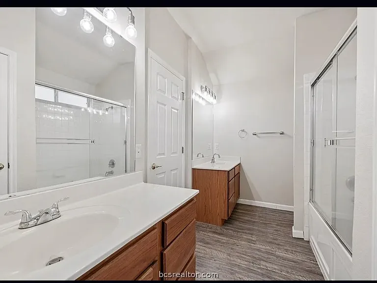 4318 Spring Garden Dr — Photo 12
