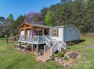 7523 White Pine Dr, Hickory, NC 28602