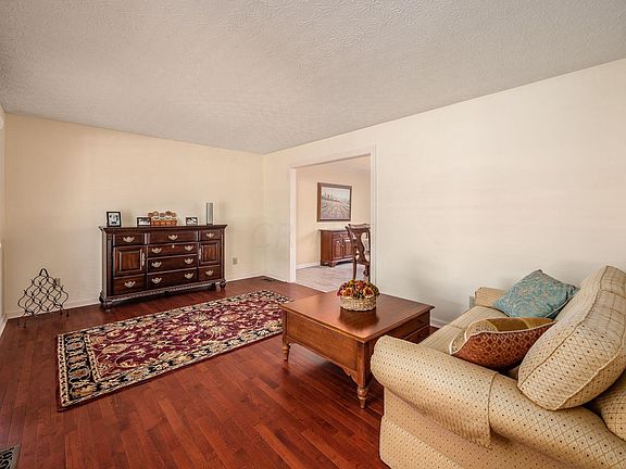 5th image of 8203 Snowhill Ct