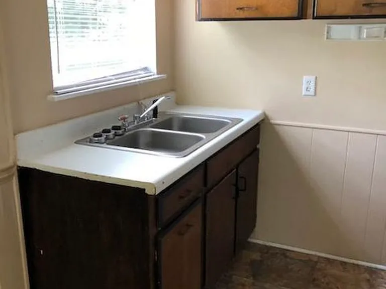 275 S McDonald Rd SW — Photo 3