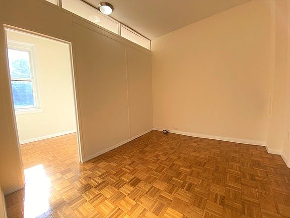 2nd image of 127 E 39th St APT 4E