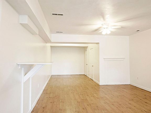 4th image of 300 Valley St #1A