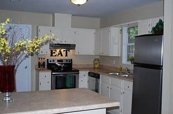 5th image of 2056 Hollywood Dr