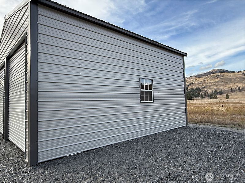 4th image of 17 Sorona Way E