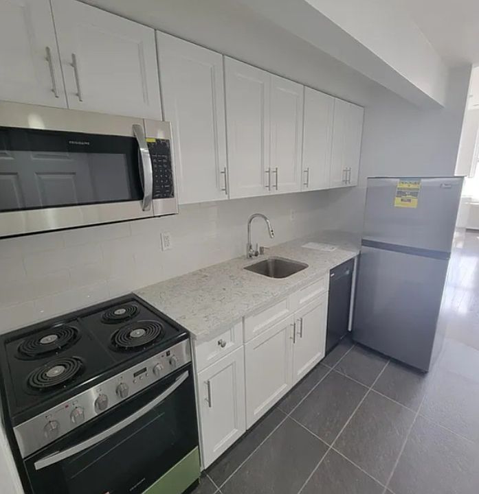 2nd image of 341 W 71st St APT 3A