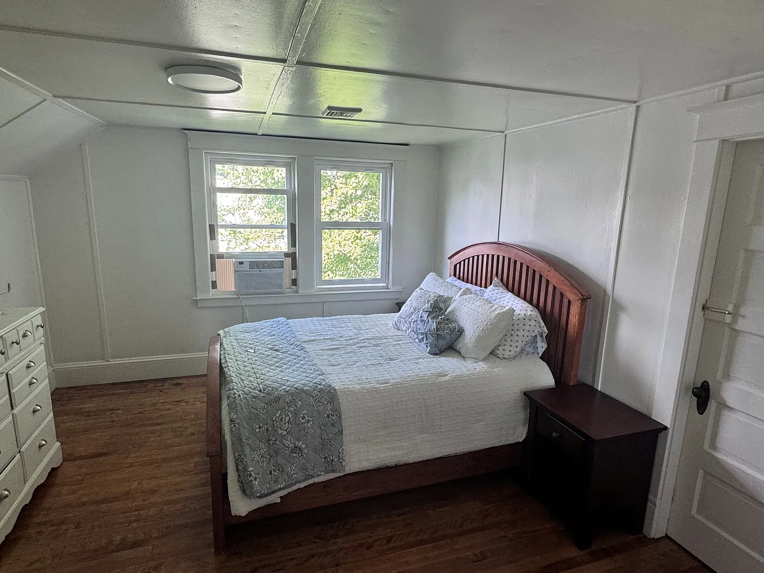 2 bed, 1.5 bath, 930 sqft, $2,600 — Photo 4