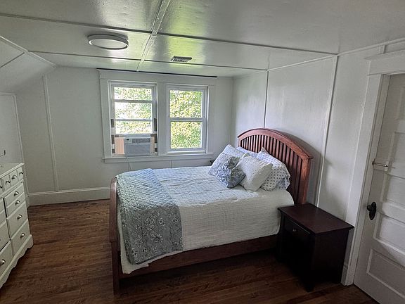 4th image of 115 N Main St #B