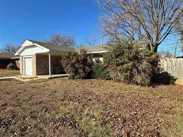 3808 SE Bedford Dr, Lawton, OK 73501