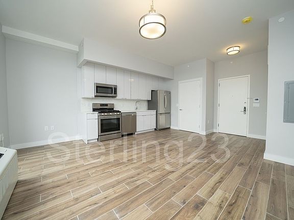 4th image of 3112 24th Ave APT 3B