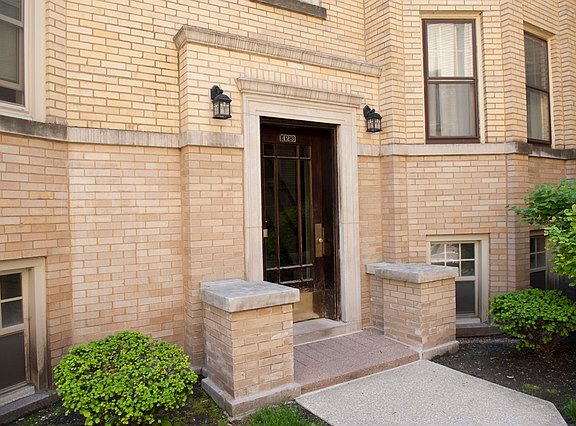 2nd image of 423 Wisconsin Ave APT 2E