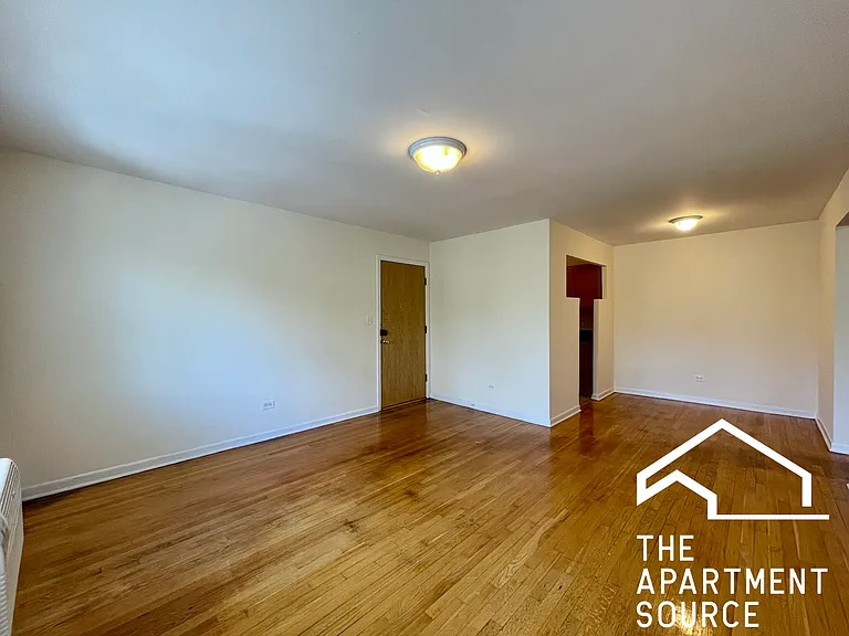6002 N Kenmore Ave #201 — Photo 3
