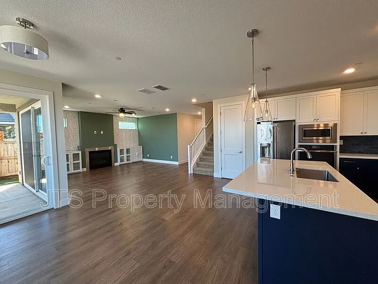 12086 Mircado Way — Photo 2